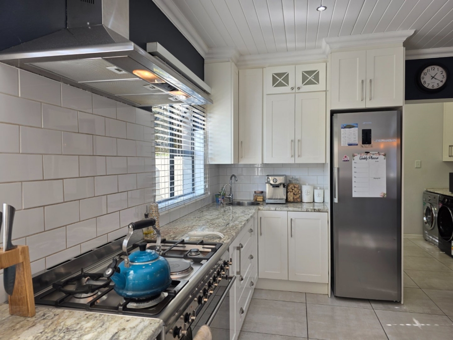 3 Bedroom Property for Sale in Melodie North West